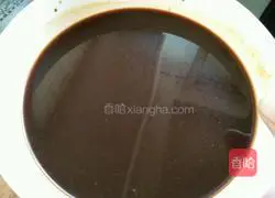 Illustration of how to cook pork trotters in rice cooker sauce 5