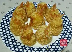 Illustration of how to make mashed potato and shrimp balls 18