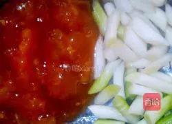 Illustration of how to cook loofah with tomato sauce 1