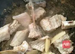 Illustration of how to make Jiangnan boiled fish 5