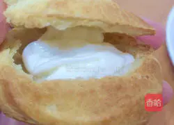Illustration of how to make coconut milk puffs 17