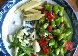 Illustration of how to make spicy pig ears 3