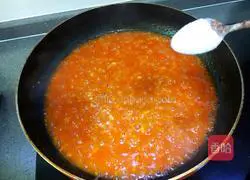 Illustration of how to make tomato sauce pasta 9