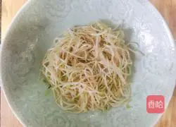 Illustration of how to make Fujian-style boiled fish fillets 2