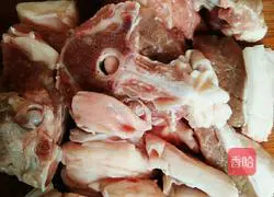 Illustration of how to make lamb, scorpion and radish stew 3