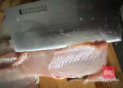 Illustration of how to cook fish with pickled cabbage 5