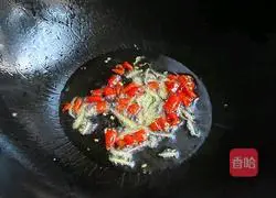 Illustration of how to make stir-fried river shrimp with leeks 4