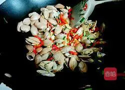 Illustration of how to stir-fry scallops 9