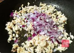 Illustration of how to make tomato and minced meat pasta 7