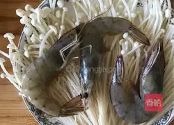 Illustration of how to make steamed shrimps with garlic and enoki mushrooms 5