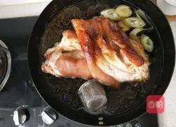 Illustration of Braised Pork Knuckles 12