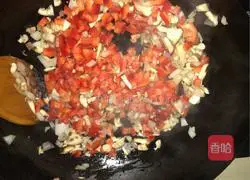 Illustration of how to make beef, egg and tomato sauce pasta 3