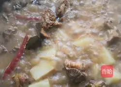 Illustration of how to make pork ribs and stewed potatoes 17