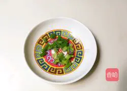 Illustration of how to make gold, silver, garlic and yellow croaker 6