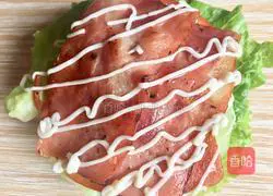 Cheese Bacon Hamburger Recipe Illustration 10