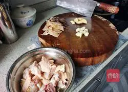 Illustration of how to make squid and braised chicken 1