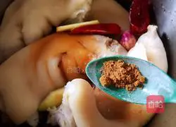 Kill Illustration of how to make pork trotters jelly 10