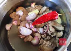 Illustration of how to make salted chicken liver 5