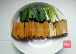 Illustration of how to make stir-fried twice-cooked pork with dried fragrant seeds 2