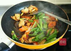 Illustration of how to make twice-cooked pork with soy sauce 11