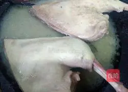 Illustration of how to make salted duck legs 10