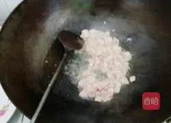 Illustration of how to make tomato and pork pasta 3