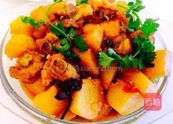 Illustration of home-cooked potato braised pork ribs 6