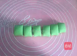 Illustration of how to make Jade Spring Cake 4