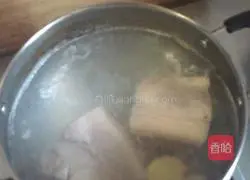 Illustration of how to make twice-cooked pork with lotus root 2