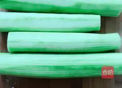 Illustration of how to make stir-fried loofah with minced garlic 3