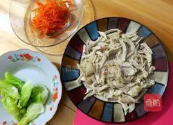 Illustration of how to make Cabbage Roll Bangbang Chicken 1