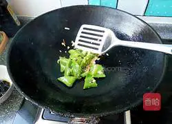 Illustration of how to cook the three delicacies of vegetables and stir-fried ground vegetables 9