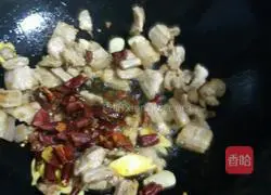 Illustration of how to make crispy pork slices 8