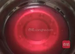 Illustration of how to make eight-inch cream-free strawberry mousse 13