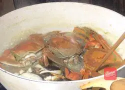 Illustration of how to make boiled crabs 11