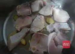 Chongming green eggplant stewed fish recipe 4