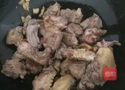 Illustration of braised duck meat in sauce 4