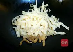 Illustration of how to make stir-fried spring cakes with cabbage and shredded pork 9