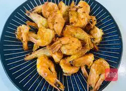 Illustration of how to make salt and pepper shrimp 6