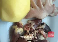 Illustration of chicken heart stewed with potatoes 1