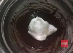 Cocoa Cream Cake Roll Recipe Illustration 10