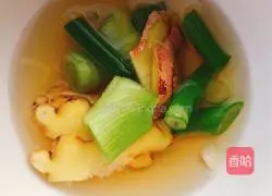 Illustration of how to make pickled pepper and garlic fish 2