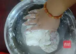 Illustration of how to make Sichuan leaf cake 6