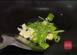 Illustration of how to stir-fry sea melon seeds 2