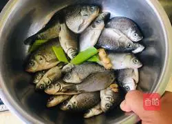 Illustration of how to make noodles 1