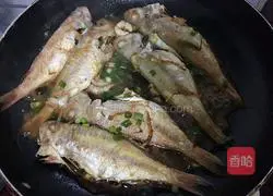 Illustration of how to cook redwood fish in sauce 7