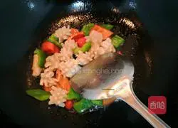 Illustration of making double pepper cuttlefish flowers 17