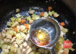 Illustration of how to make curry chicken rice 7