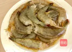 Illustration of how to make salt and pepper shrimp 1