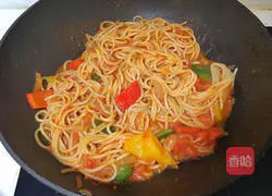 Illustration of how to make fried pasta 15